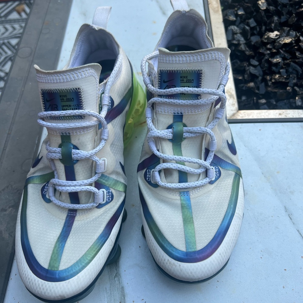 Nike air size 7Y